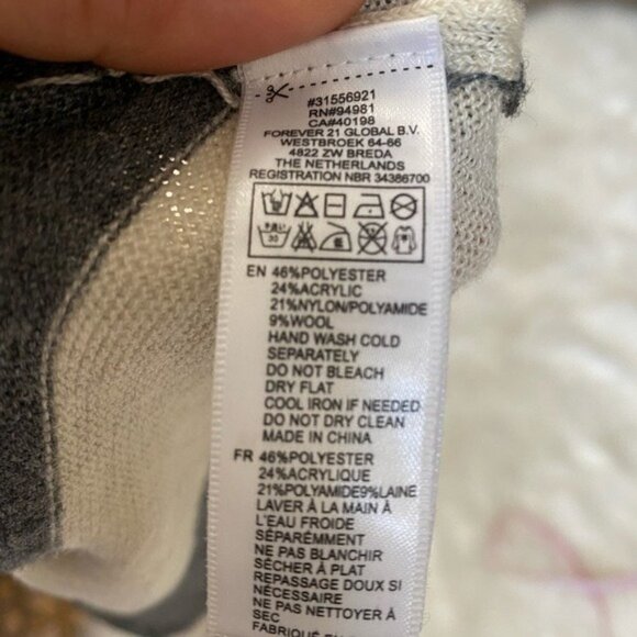 Forever 21 Grey and Ivory Striped Sweater Small - Picture 4 of 4